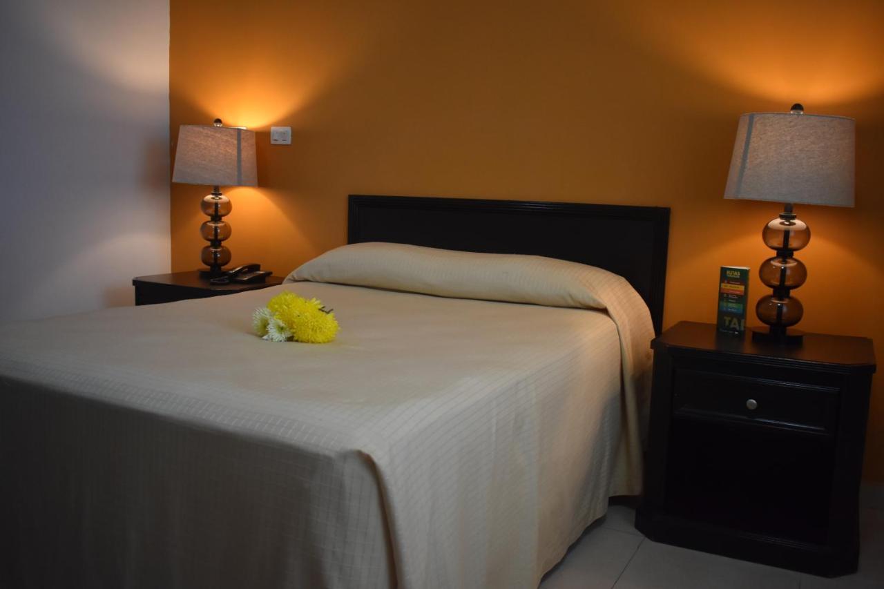 Hotel Miraflores Villahermosa Bagian luar foto