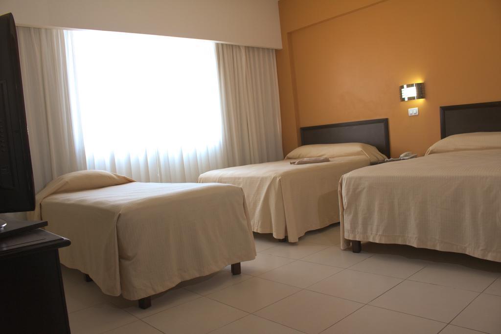 Hotel Miraflores Villahermosa Bagian luar foto