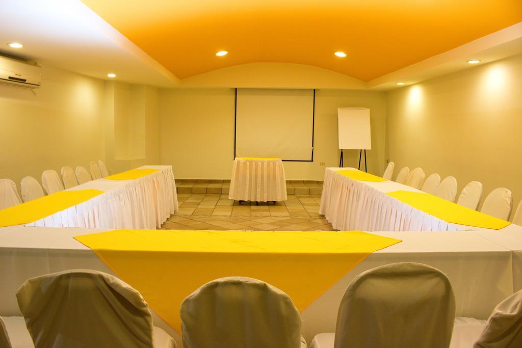 Hotel Miraflores Villahermosa Bagian luar foto