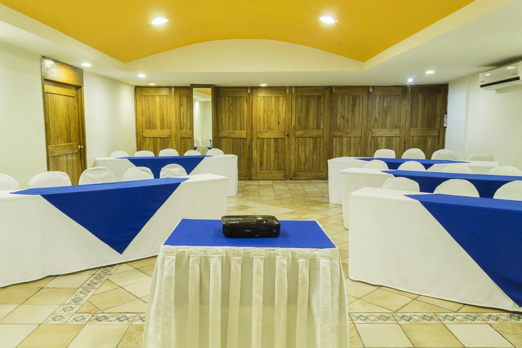 Hotel Miraflores Villahermosa Bagian luar foto