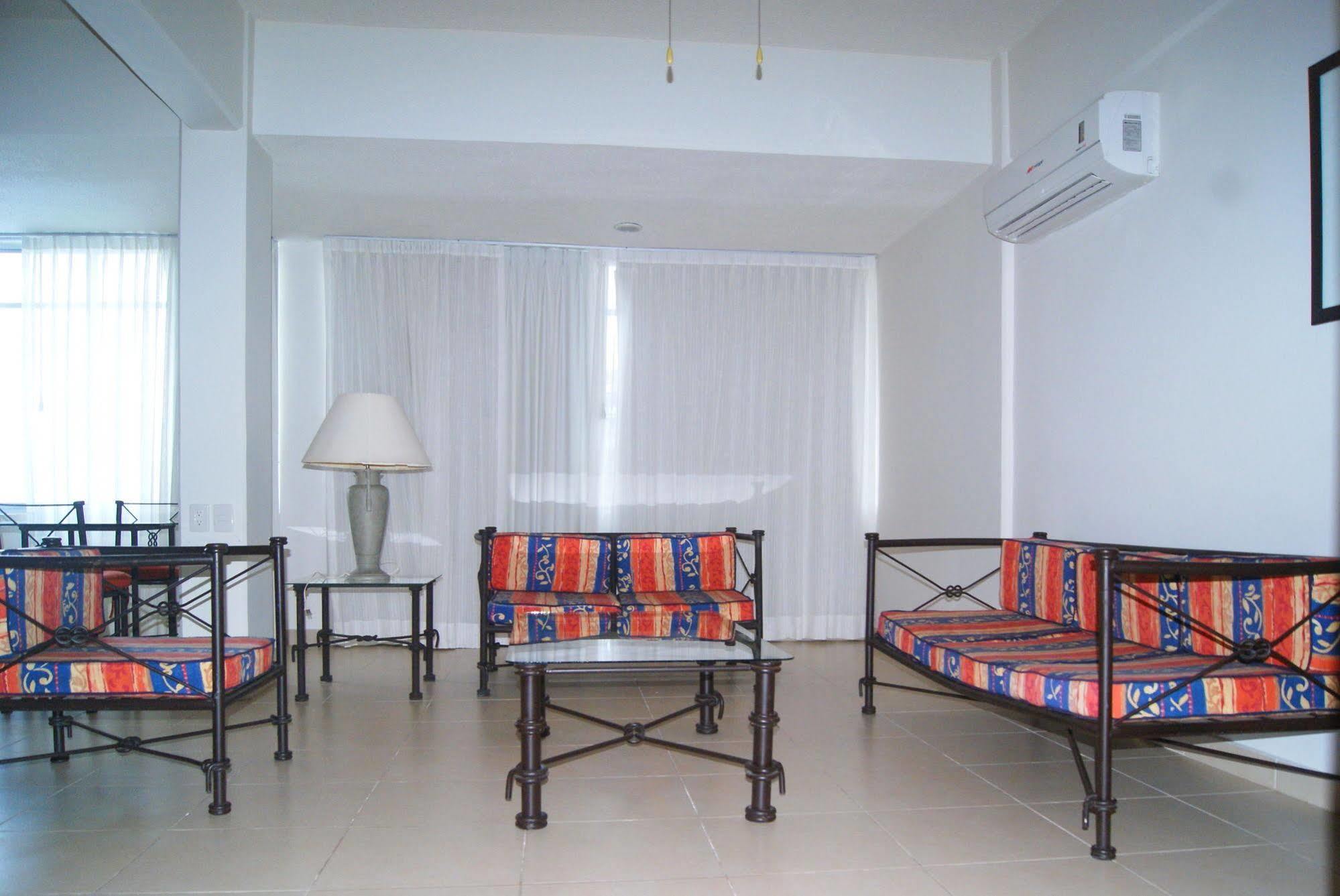 Hotel Miraflores Villahermosa Bagian luar foto